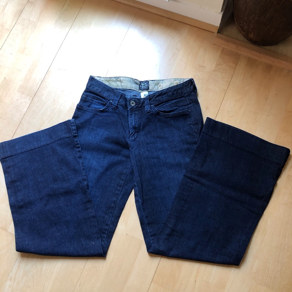 Lucky Brand vintage look rare. Waist band & inside pockets in fun print fabric